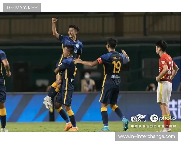 广州篮球队阵地战解析：战术布局与球员配合的深度剖析