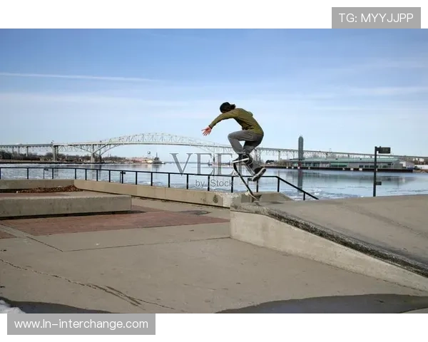 张芳独家分享滑板技巧与心得体会助你轻松入门与提升滑板水平